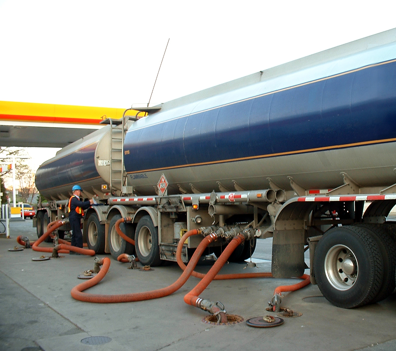 gasoline-tanker-1453689